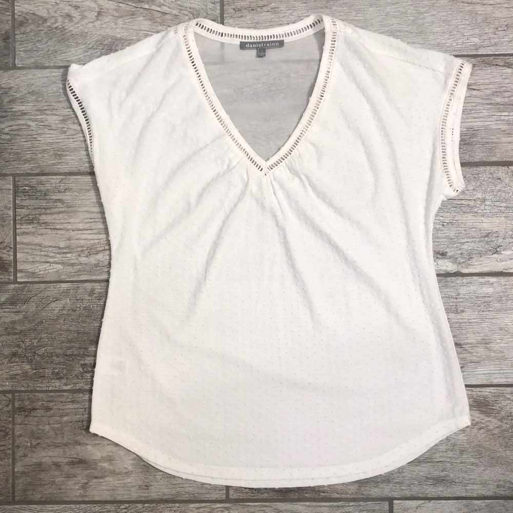 Daniel Rainn Swiss Dot White Top - Picture 3 of 10